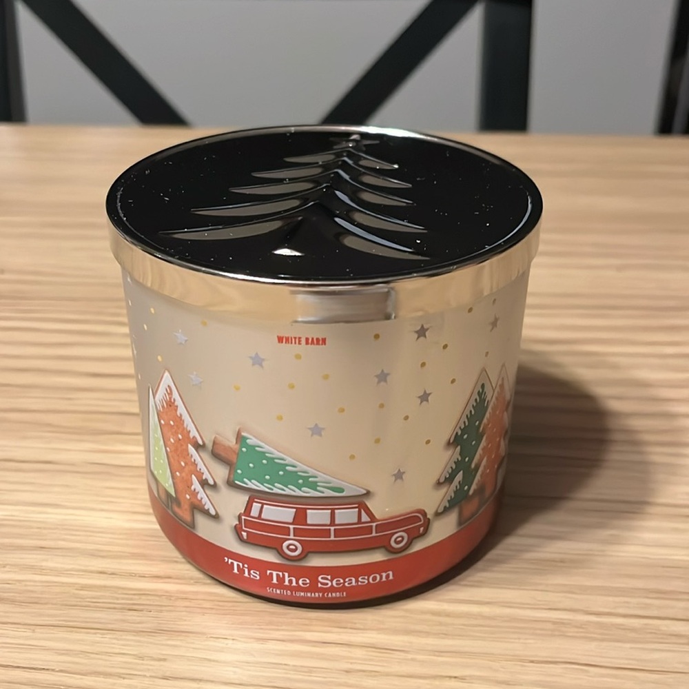Bath & Body Works 3 Wick Candle. ‘‘Tis The Season. - Picture 1 of 3